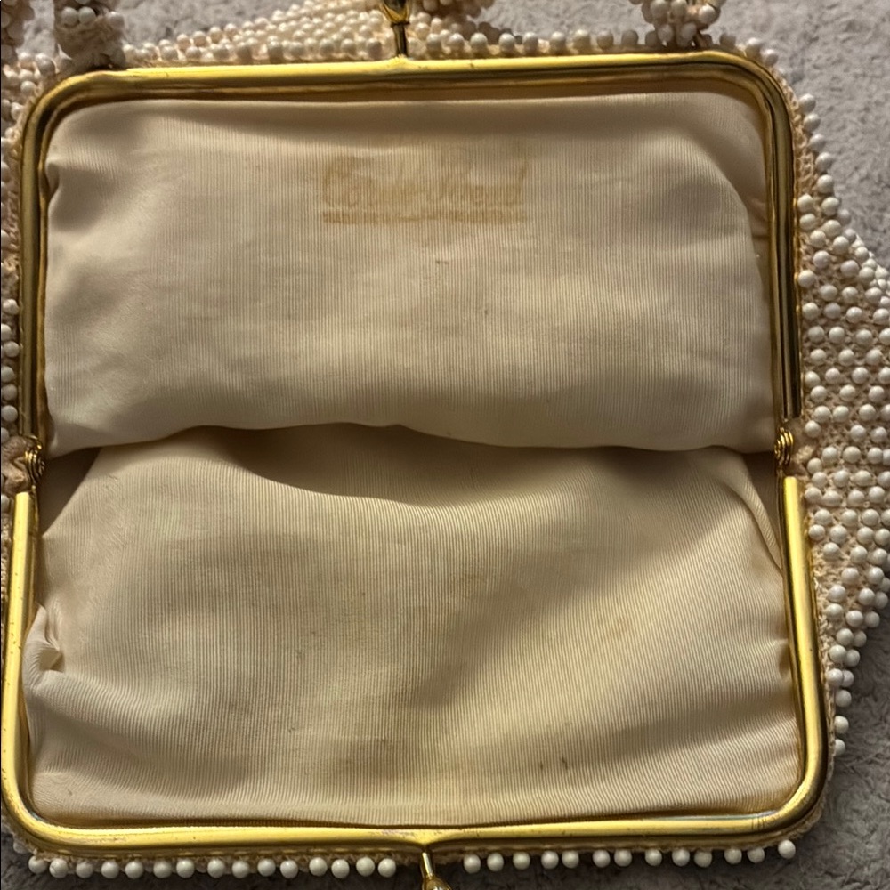 Corde’ Bead Elegant Cream Beaded Handbag - Picture 3 of 12